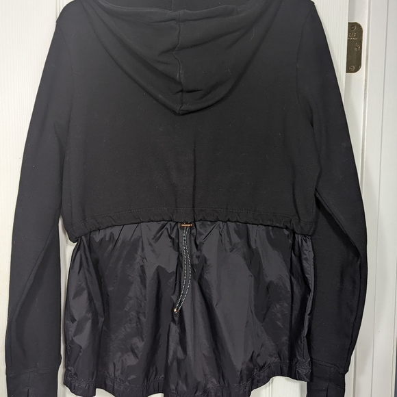 Womans - Picture 2 of 2